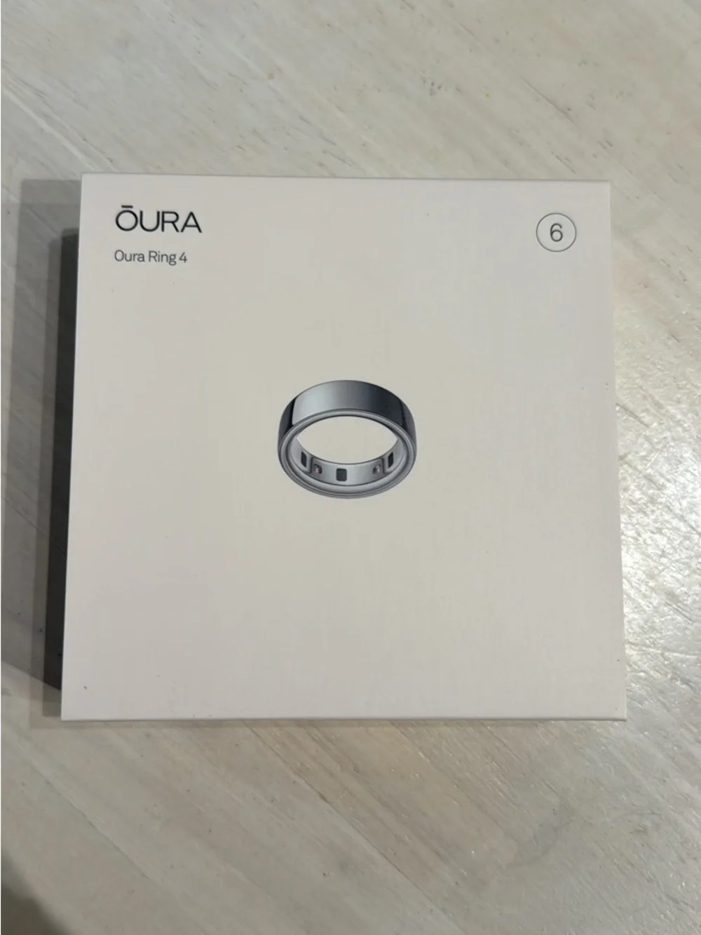 Oura Ring 4 Silver with White Packaging